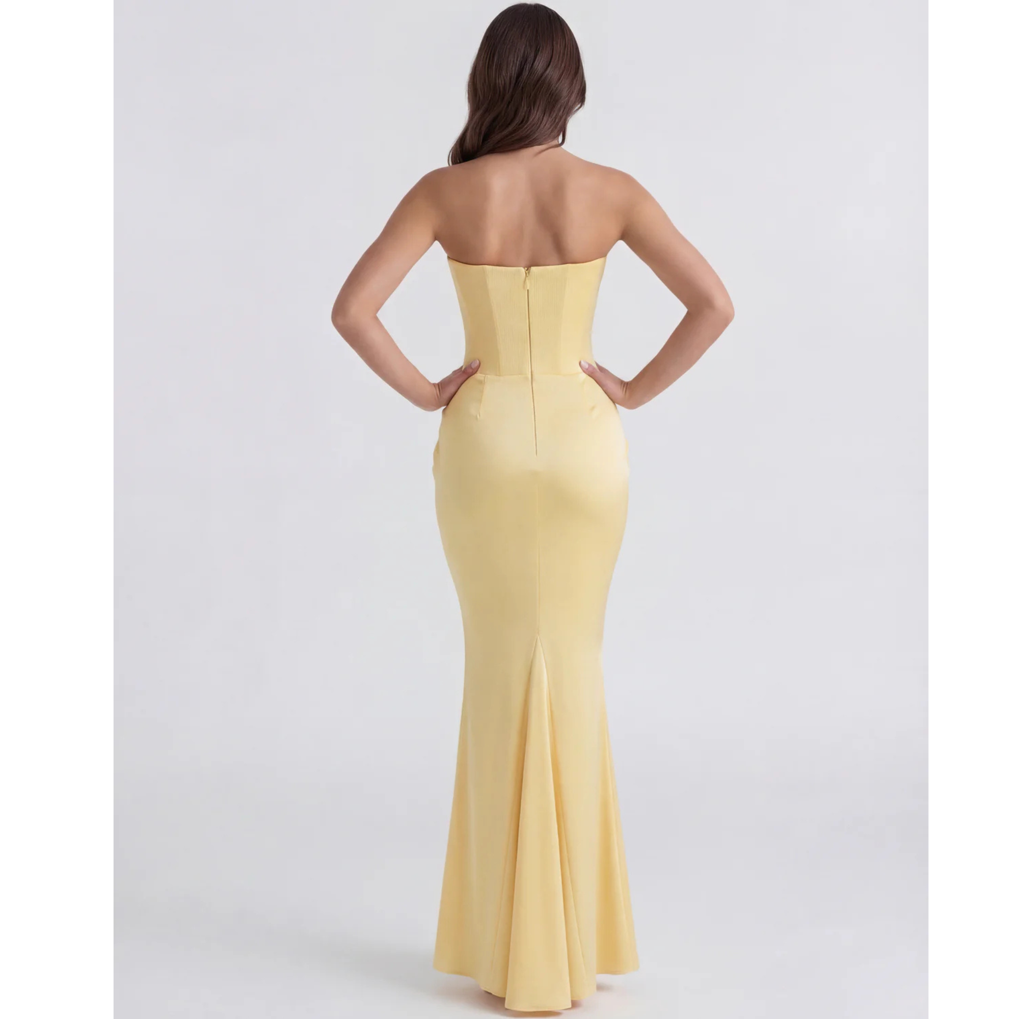 Velth | Vestido con corsé sin tirantes esculpido