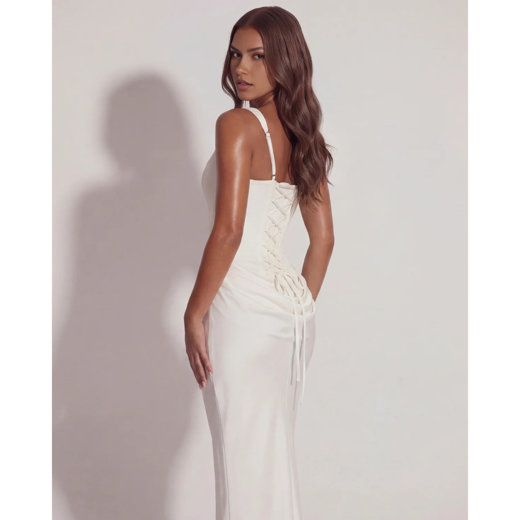 Velth | Vestido largo ajustado con cordones