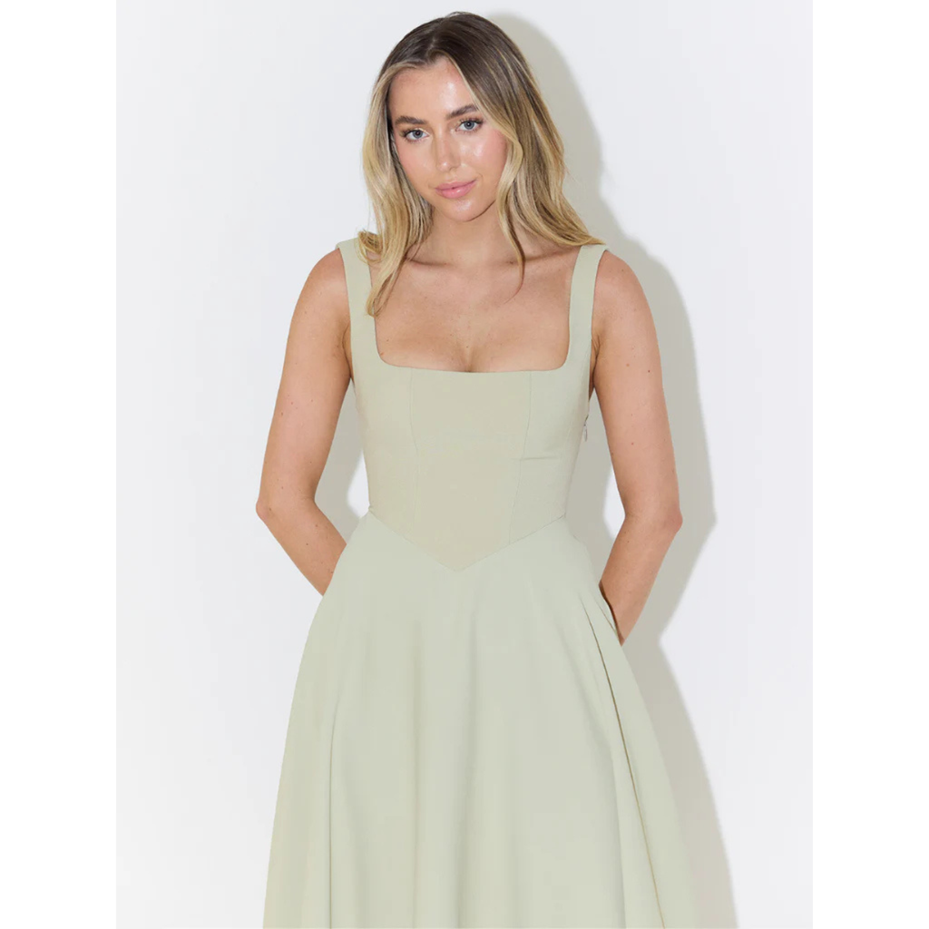 Velth | Vestido midi elegante con escote cuadrado