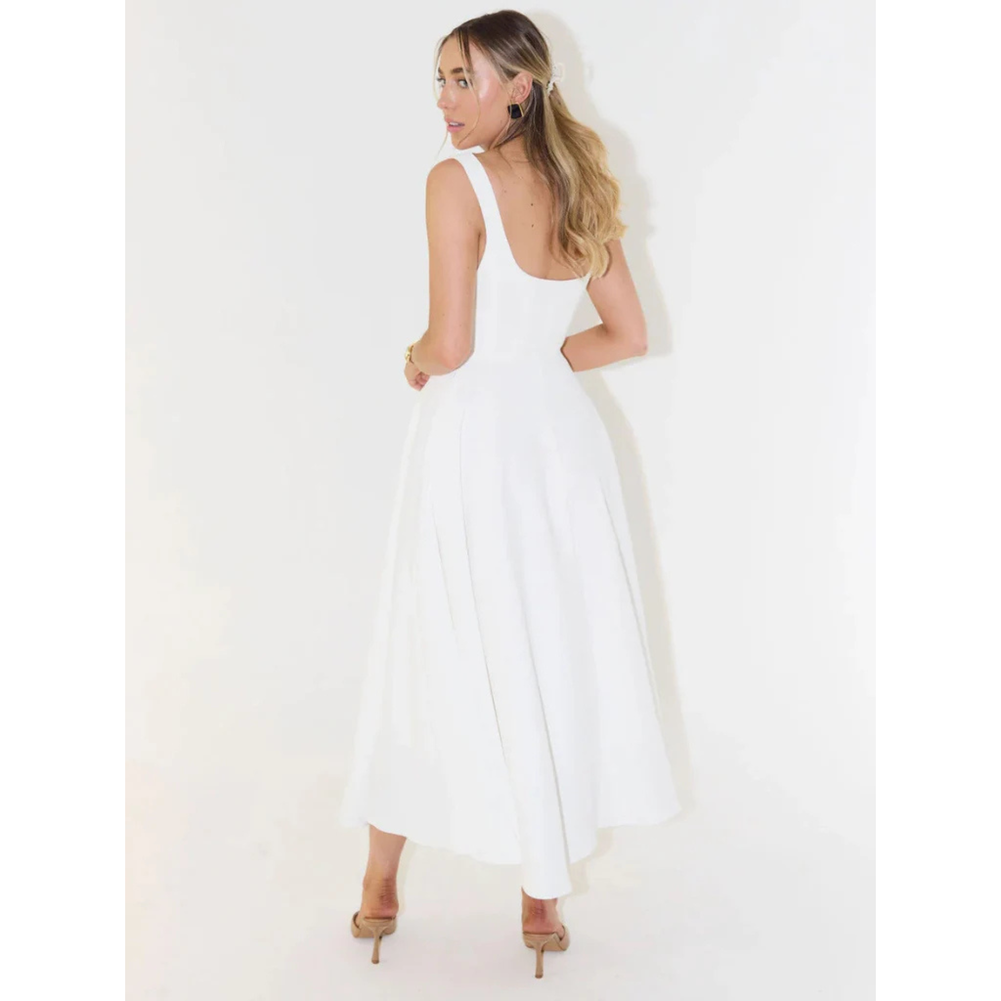 Velth | Vestido midi elegante con escote cuadrado