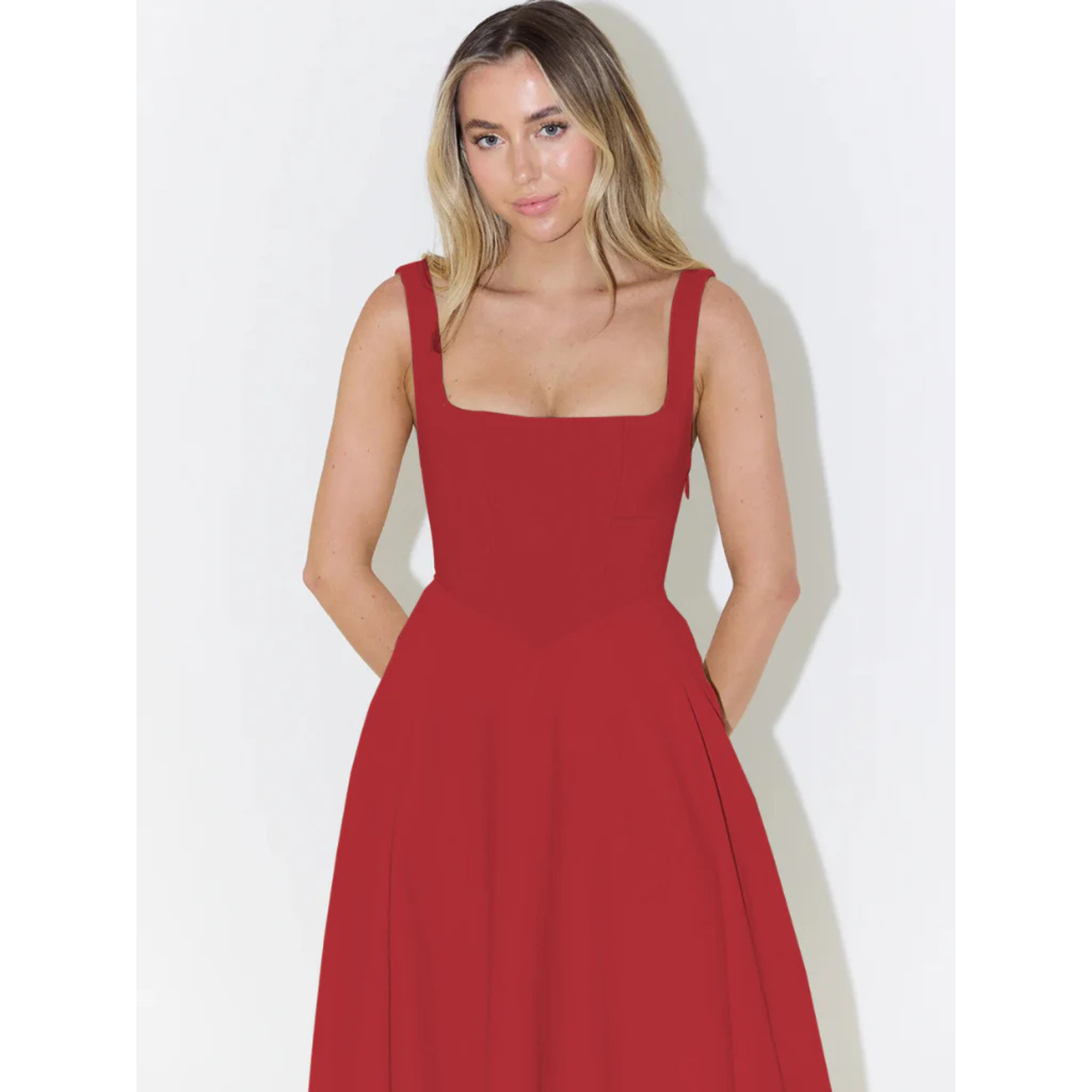 Velth | Vestido midi elegante con escote cuadrado
